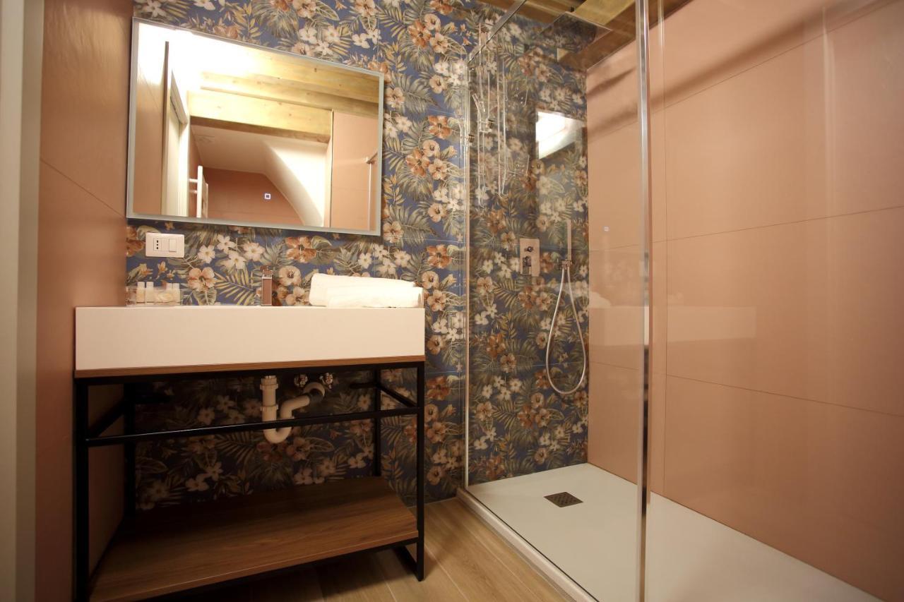 מונטסקליוזו Casa Nera Guesthouse מראה חיצוני תמונה